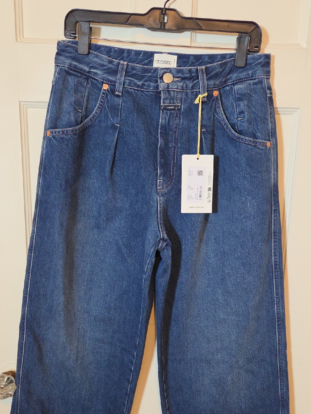 Closed Women's Wellington Cropped Pleated  Ridged Jeans In Dark Denim Sz 29 - Picture 3 of 16